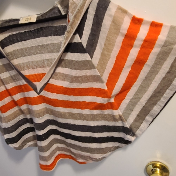 🦇2/$15-Crop top with hood - Picture 9 of 10